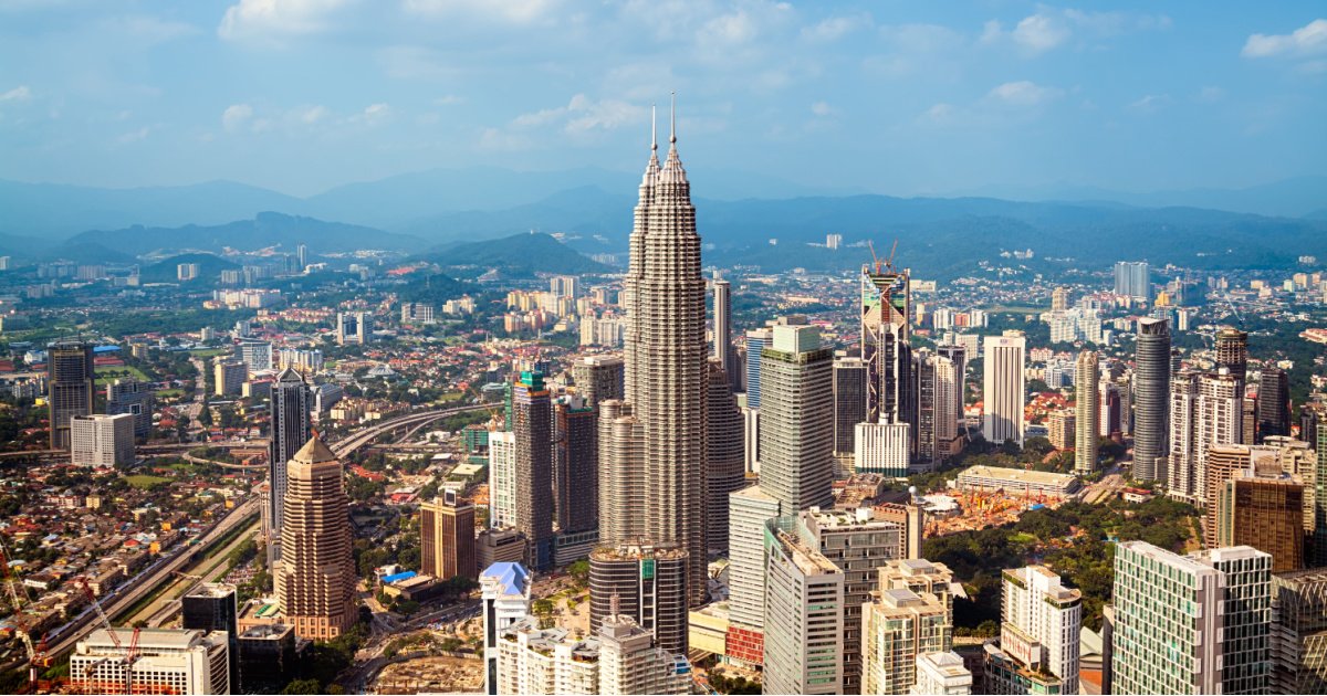 Petronas Towers Location, Directions & Traveler Tips 2024